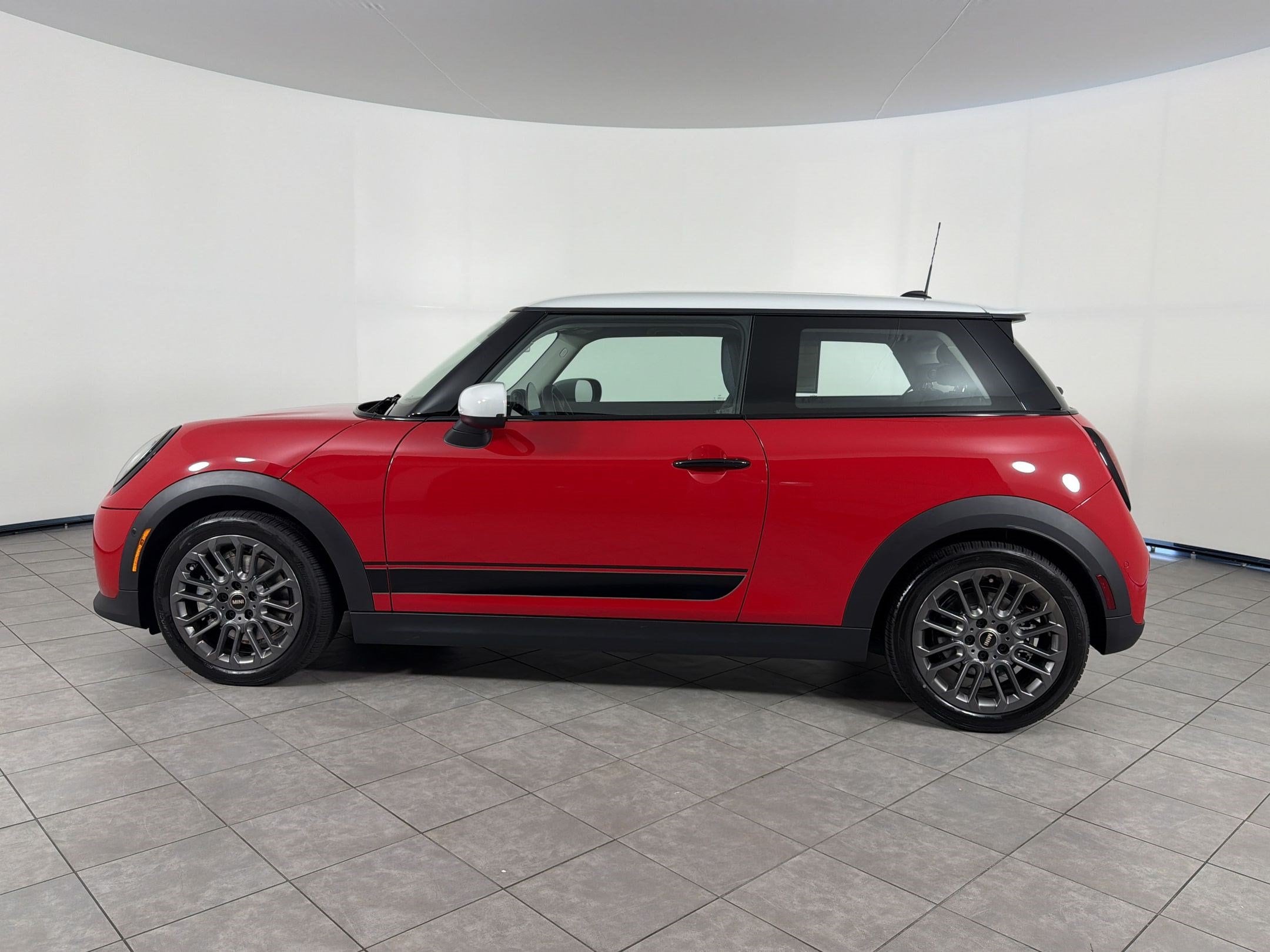 mini hardtop 2 door 2025 WMW23GD01S2W37289 image mini hardtop 2 door 2025 WMW23GD01S2W37289 image